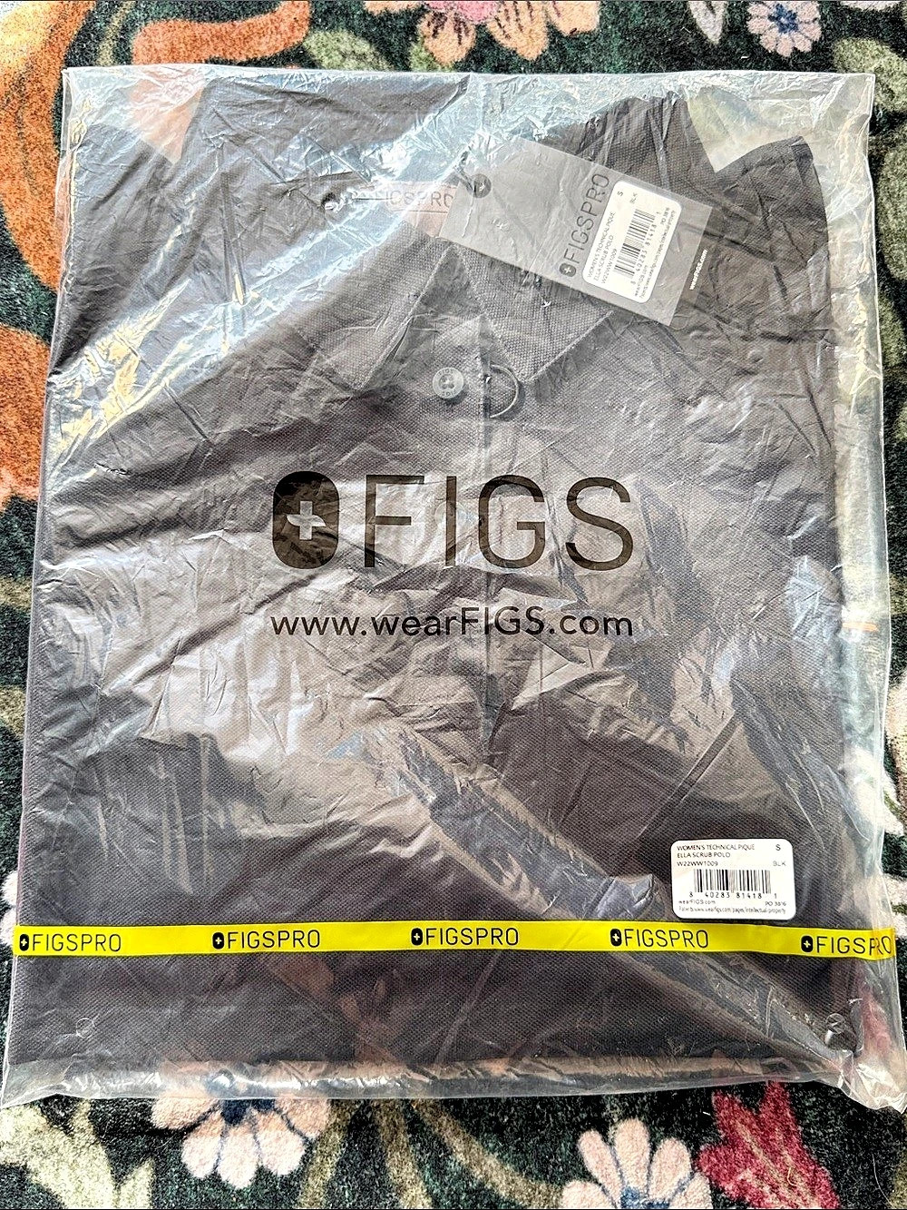 Women’s FIGS Ella Scrub Polo in Black Size Small NWT